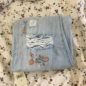 NWT Lucky Brand Embroidered Boyfriend Jeans 12/31